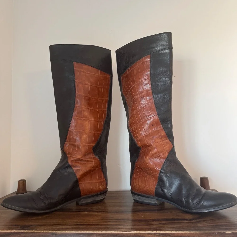 Vintage Black and Tan Heeled Boots - Picture 5 of 9